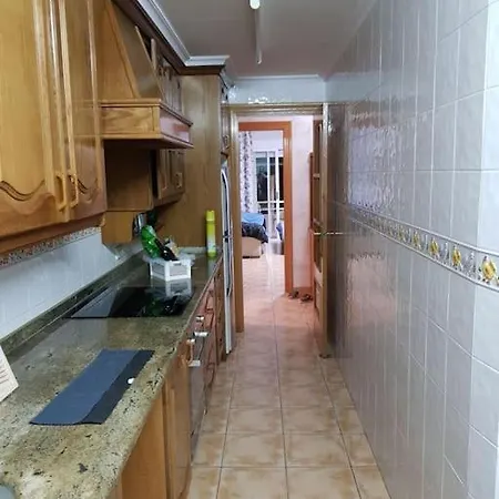 Con Terraza A Pocos Metros Del Mar